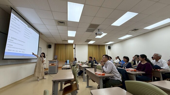 講師教導EMI課程理論框架連結圖片