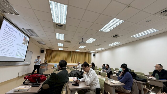 【跨校教師 EMI 教學經驗分享講座】國立中興大學機械工程學系陳任之副教授主講之「雙語教育推動經驗談與工程EMI授課經驗分享」講座圖片