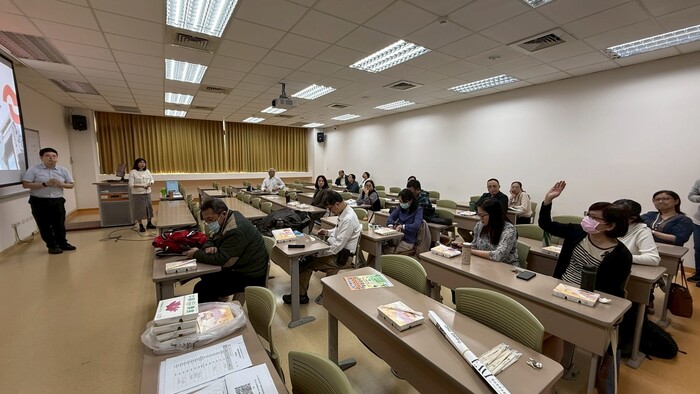 【跨校教師 EMI 教學經驗分享講座】國立中興大學機械工程學系陳任之副教授主講之「雙語教育推動經驗談與工程EMI授課經驗分享」講座圖片